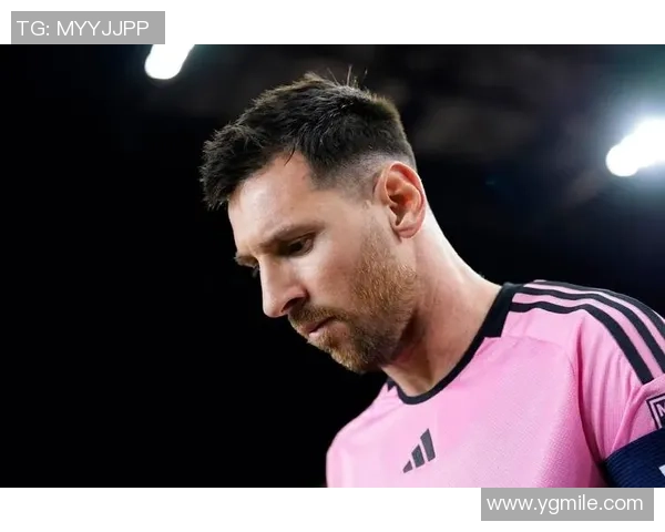 帅气足球明星转型教练之路揭秘:从绿茵场到战术板的华丽蜕变 帅气足球明星转型教练之路揭秘:从绿茵场到战术板的华丽蜕变