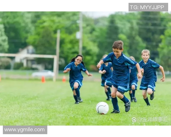 足球明星潮流手机壁纸精选让你随时感受绿茵场的激情与魅力