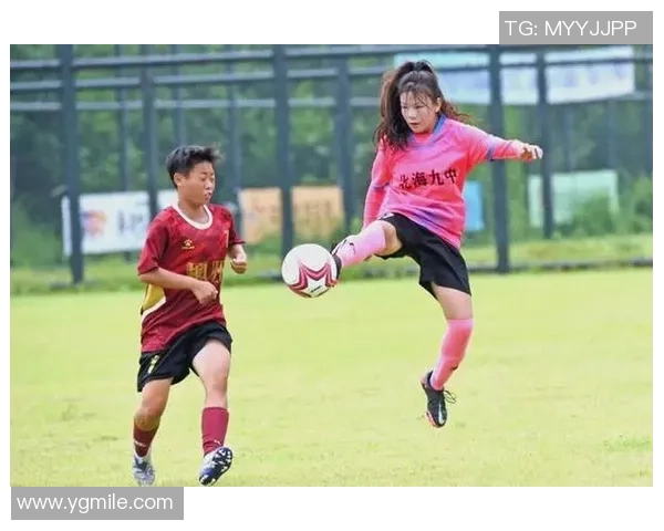 20号女足球明星的辉煌历程与她对女性足球的深远影响 20号女足球明星的辉煌历程与她对女性足球的深远影响